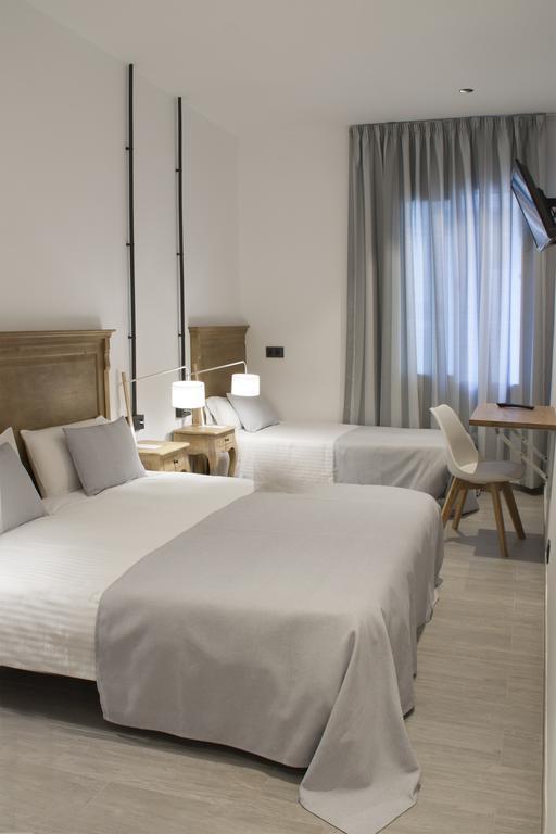 Hostal Portofino Ареньш-да-Мар Екстер'єр фото